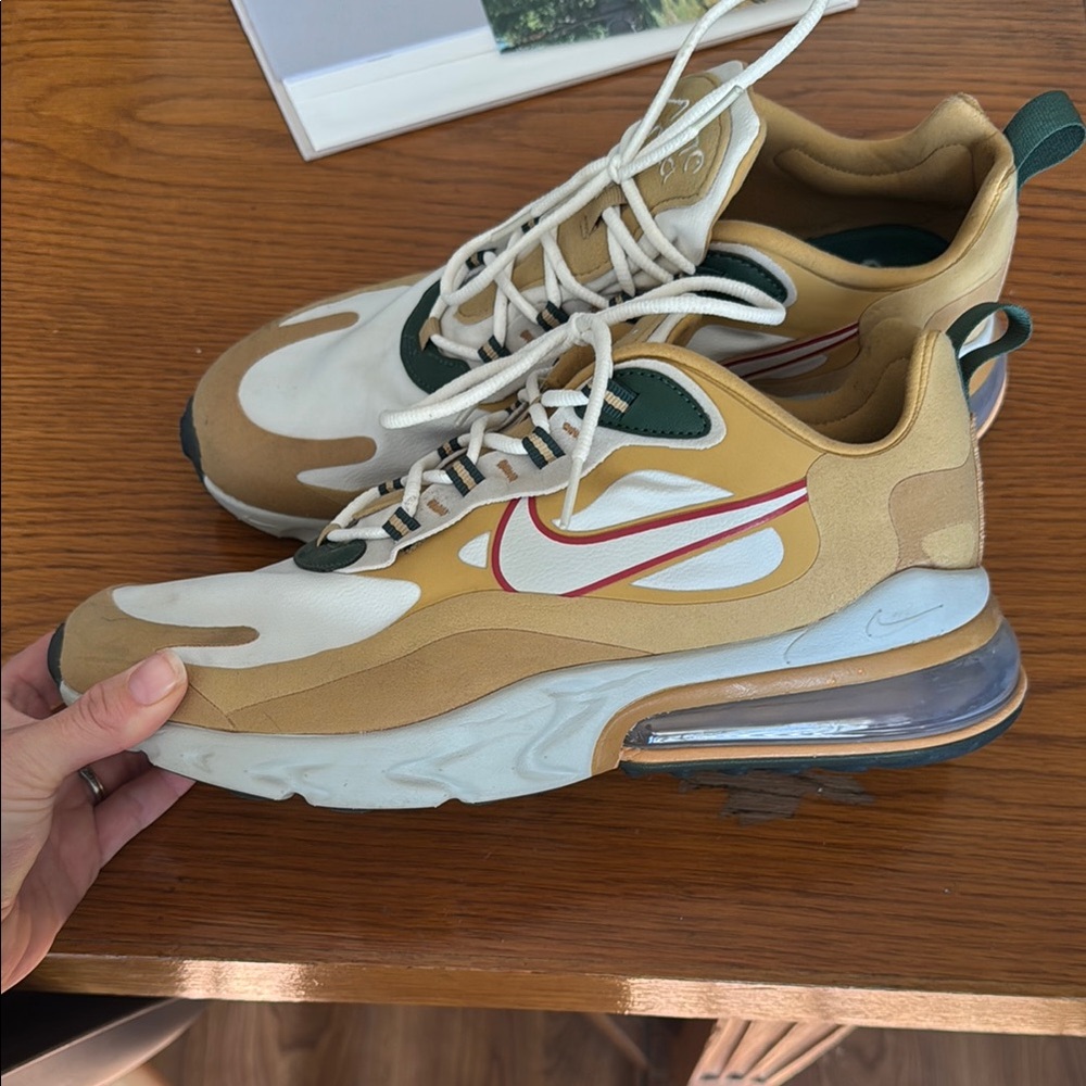 Nike 270 sneakers